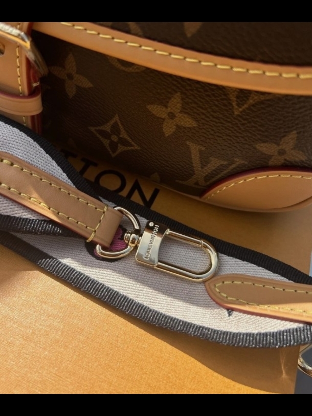 Louis Vuitton Monogram Canvas Clutch in Brown and Tan - Picture 5 of 6